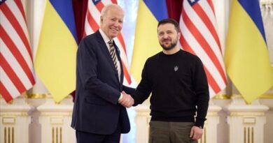 Joe Biden, Ukrayna Devlet Başkanı Zelenskiy ile görüştü