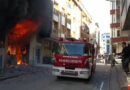 Sultangazi’de işyerinde yangın: Alevler yükseldi