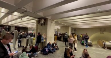 Ukraynalılar yeniden metro istasyonlarına sığındı