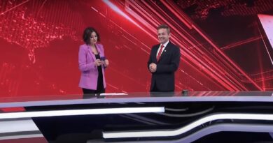 İrfan Değirmenci Halk TV’ye veda etti: Hem gazeteci hem siyasetçi olunmaz