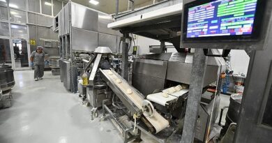 İzmir Büyükşehir Belediyesi ucuz ve sağlıklı ekmek üretiyor