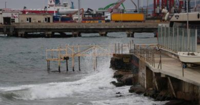 Şiddetli poyraz Tekirdağ’da deniz ulaşımını engelledi